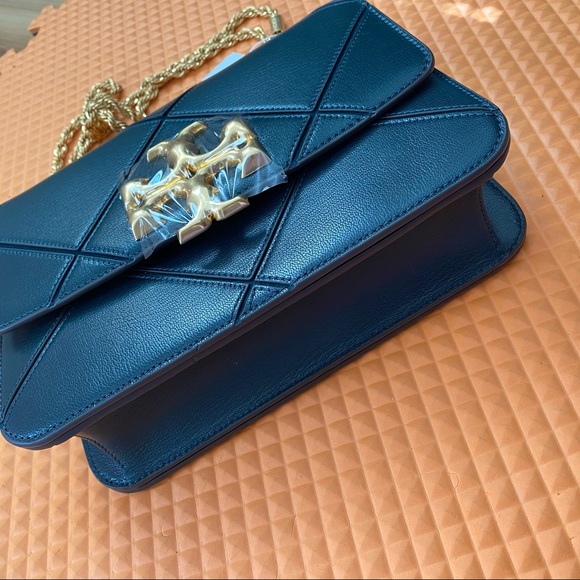 Tory Burch Eleanor Quilt Convertible Leather Bag - Picture 5 of 12